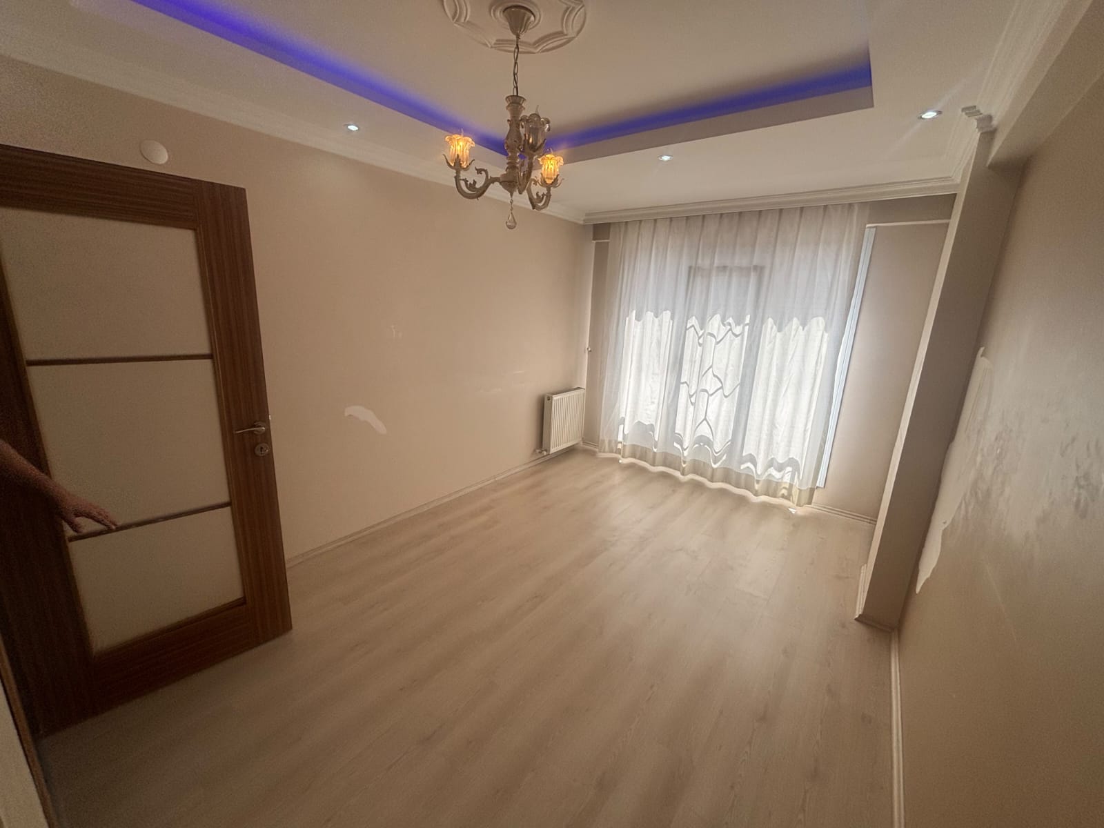 MABEL GAYRİMENKUL DEN SATILIK MERKEZİ KONUMDA 2+1 10 YILLIK BİNA